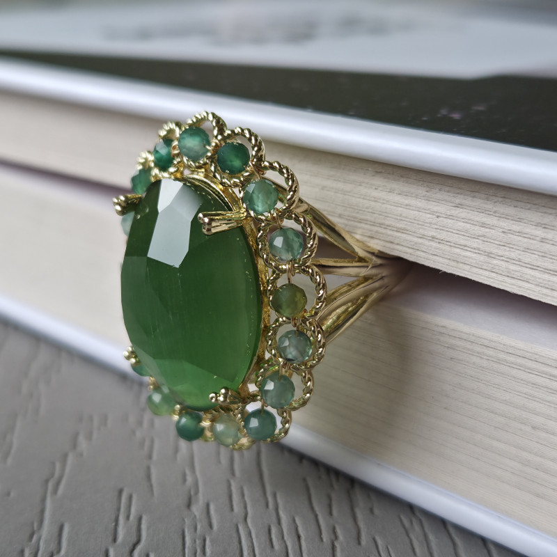Cat's eye ring