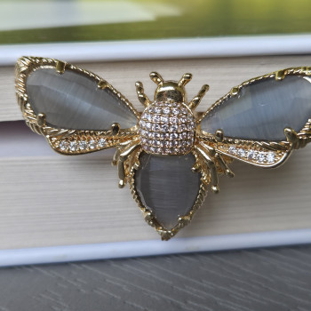 Bee, cat's eye ring