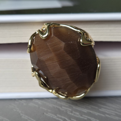 Cat's eye ring