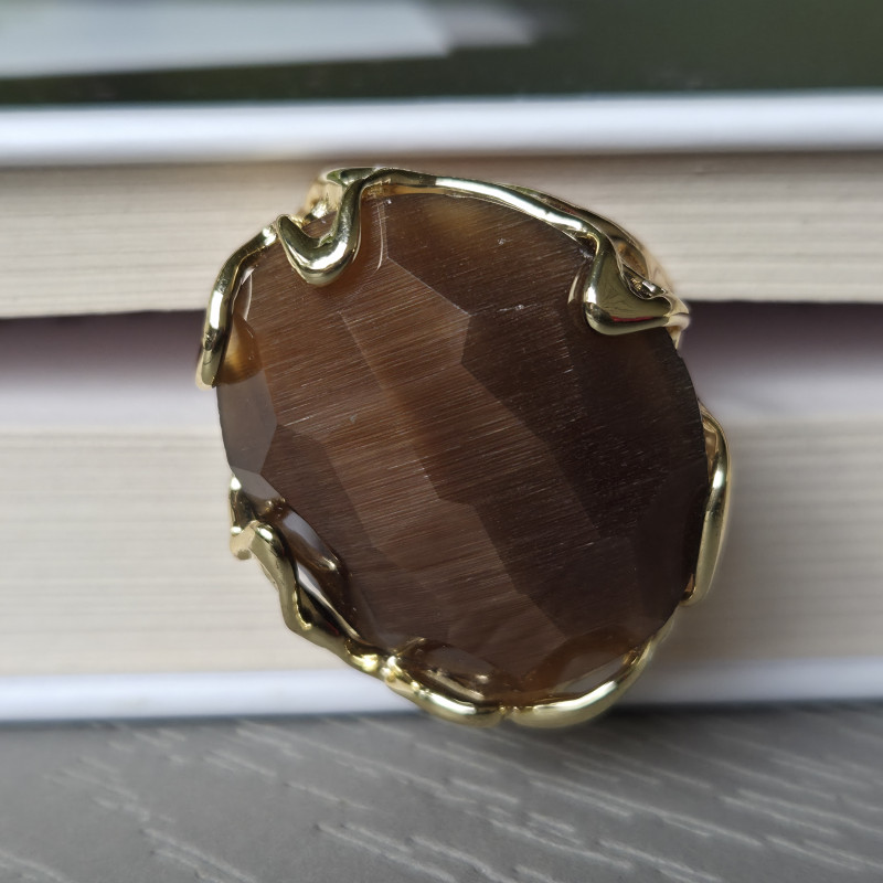 Cat's eye ring