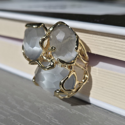 Cat's eye ring