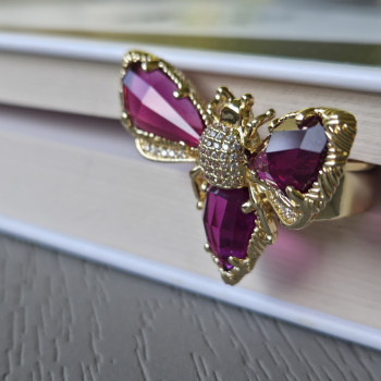Bee, cat's eye ring