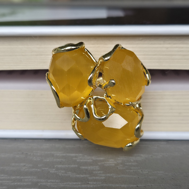 Cat's eye ring