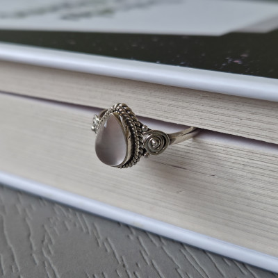 Rose quartz - silver ring